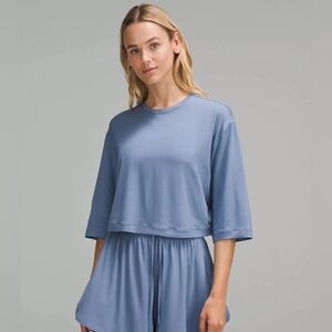NWT lululemon cropped short sleeve top, relaxed fit size 8